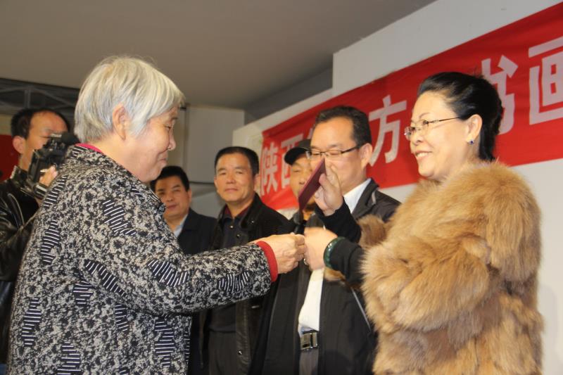 “喜迎十九大” 陜西省東方紅書畫研究院書畫展在西安市高陵區開展