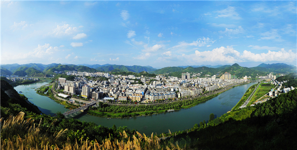 美麗竹山縣城全景（攝影：袁平凡）